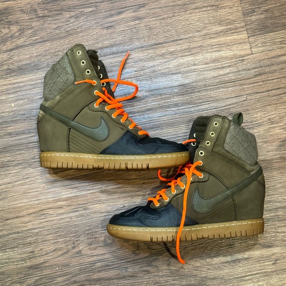 Nike Shoes - Nike Dunk Sky Hi Sneaker Boots Women 7.5 Green Leather H20 Repel Duck 684954-300